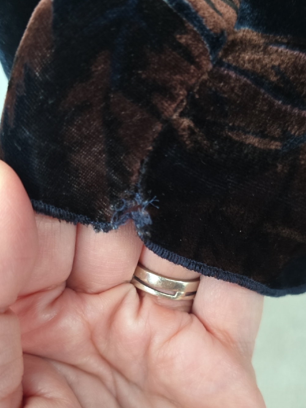 Sundance Navy Blue Garment - Picture 8 of 8